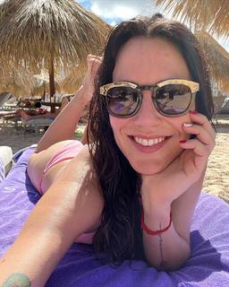 Irene Junquera feet photo thumbnail