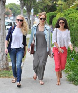 Jennifer Lawrence feet photo thumbnail