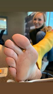 Kyle Unfug feet photo thumbnail