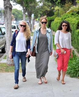Jennifer Lawrence feet photo thumbnail