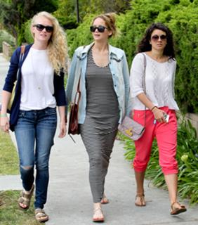 Jennifer Lawrence feet photo thumbnail