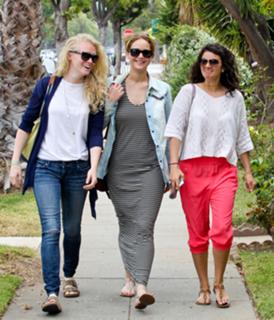 Jennifer Lawrence feet photo thumbnail