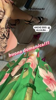 Giorgia Palmas feet photo thumbnail
