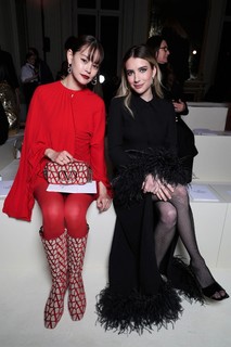 Emma Roberts feet photo thumbnail
