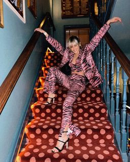 Ashley Roberts feet photo thumbnail