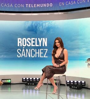 Roselyn Sanchez feet photo thumbnail