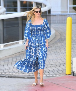 Ivanka Trump feet photo thumbnail