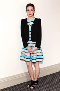 Mandy Moore feet photo thumbnail