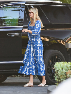 Ivanka Trump feet photo thumbnail