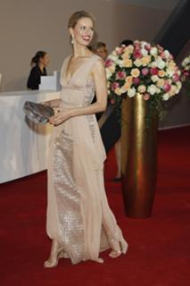 Karolina Kurkova feet photo thumbnail