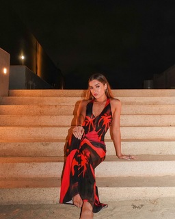 Hailee Steinfeld feet photo thumbnail