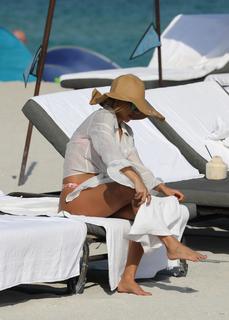Chantel Jeffries feet photo thumbnail