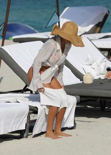 Chantel Jeffries feet photo thumbnail