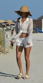 Chantel Jeffries feet photo thumbnail