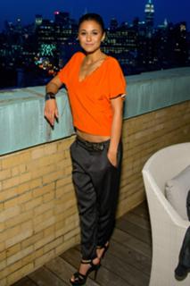 Emmanuelle Chriqui feet photo thumbnail