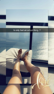 Jen Selter feet photo thumbnail