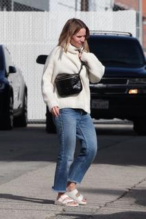 Kristen Bell feet photo thumbnail