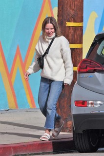 Kristen Bell feet photo thumbnail
