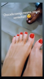 Lívia Andrade feet photo thumbnail