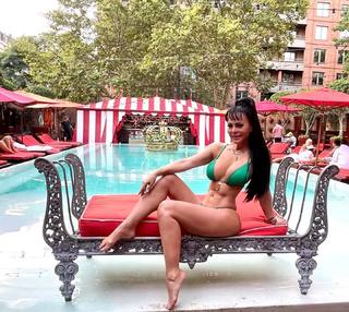 Maribel Guardia feet photo thumbnail