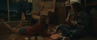 Riley Keough feet photo thumbnail