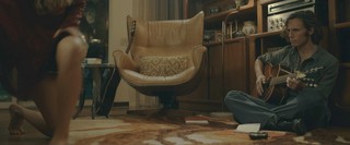 Riley Keough feet photo thumbnail