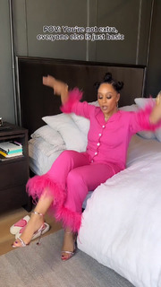 Tia Mowry feet photo thumbnail