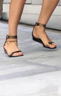 Irina Shayk feet photo thumbnail