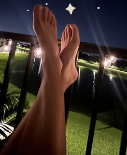 Karolina Kowalkiewicz feet photo thumbnail