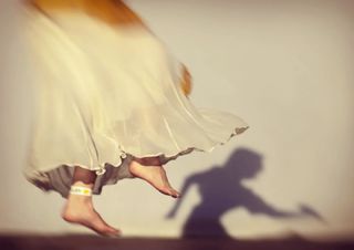 Aurora Aksnes feet photo thumbnail