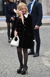 Kylie Minogue feet photo thumbnail