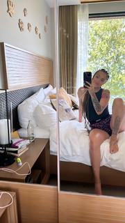 Victoria Waldrip feet photo thumbnail