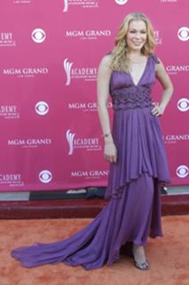 LeAnn Rimes feet photo thumbnail