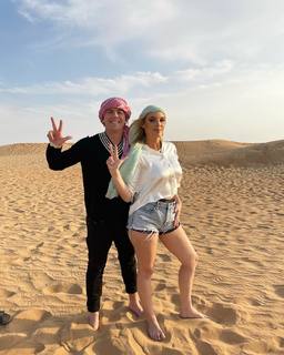 Lele Pons feet photo thumbnail