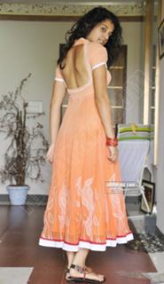 Taapsee Pannu feet photo thumbnail