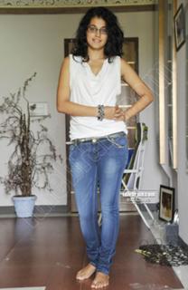 Taapsee Pannu feet photo thumbnail