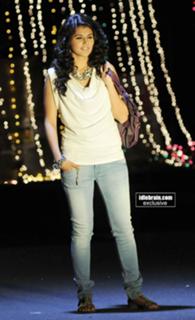 Taapsee Pannu feet photo thumbnail