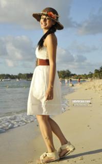Taapsee Pannu feet photo thumbnail