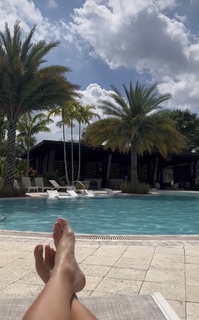 Karolina Kowalkiewicz feet photo thumbnail