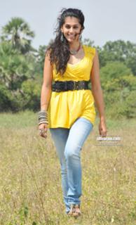 Taapsee Pannu feet photo thumbnail
