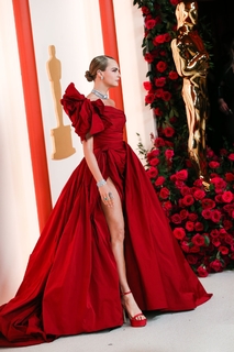 Cara Delevingne feet photo thumbnail