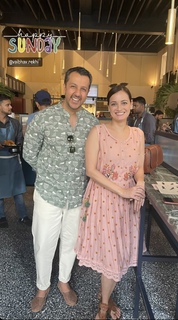 Dia Mirza feet photo thumbnail