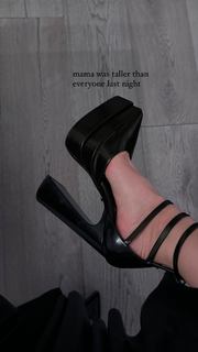 Lucy Hale feet photo thumbnail