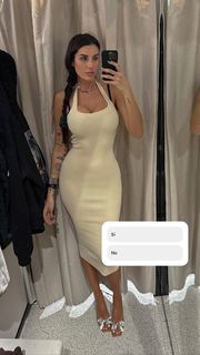 Valentina Vignali feet photo thumbnail