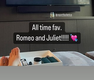 Danica Patrick feet photo thumbnail