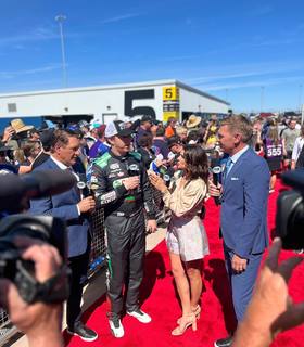 Danica Patrick feet photo thumbnail