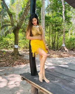 Poonam Yadav feet photo thumbnail