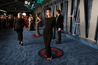 Halsey feet photo thumbnail