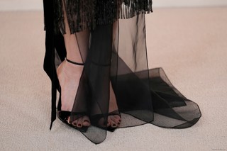 Elizabeth Olsen feet photo thumbnail