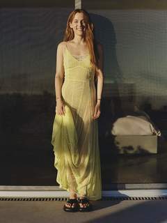 Riley Keough feet photo thumbnail